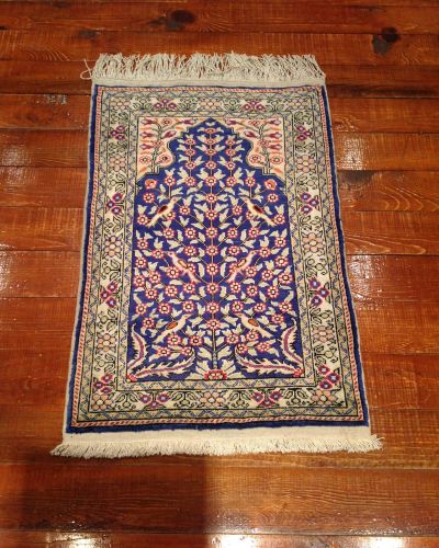 Ornate Ipek Silk Rug