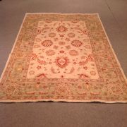 Elegant Usak Wool Design
