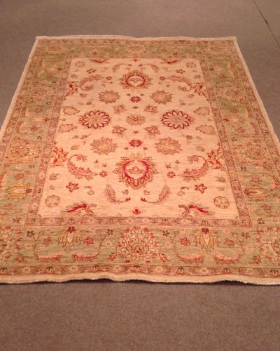 Elegant Usak Wool Design