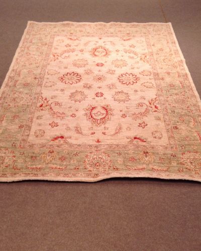 Elegant Usak Wool Design